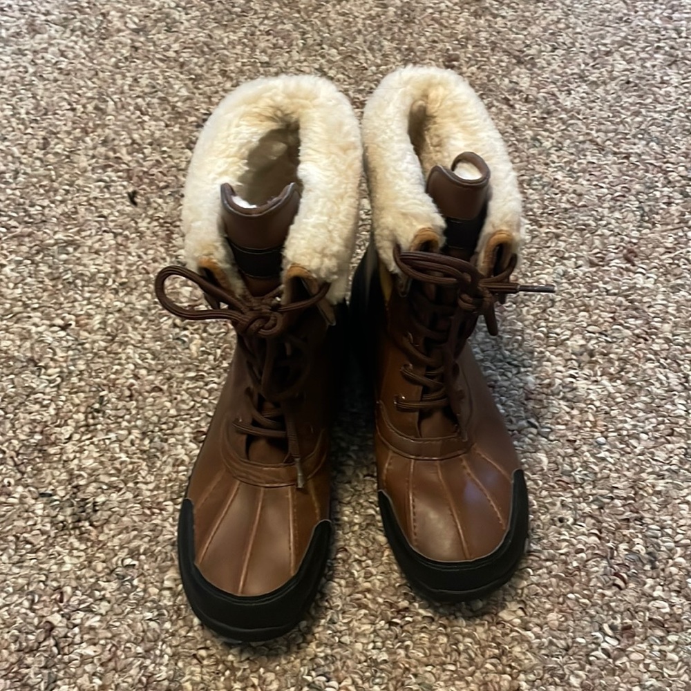 Uggs winter water proof boots